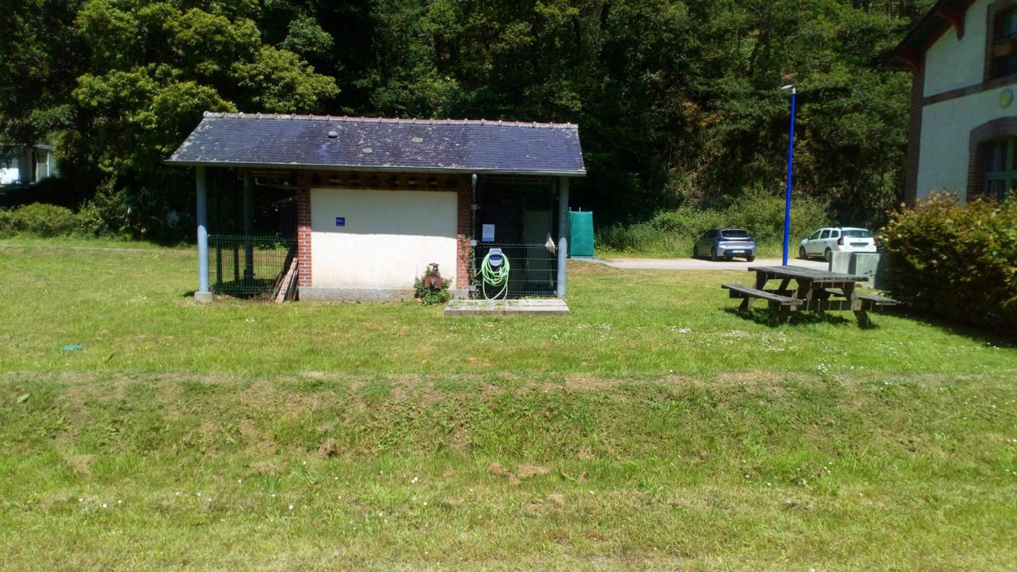 Ostal Scrignac - Gite D'Etape De La Gare Exterior foto